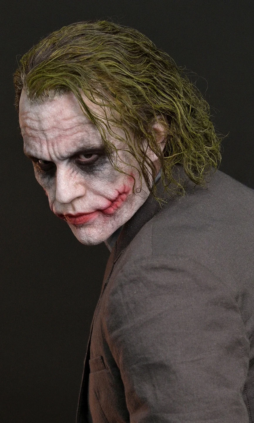 TheJokerBankRobber_03_cdb11848-a627-4e1f-975f-fab7dfda7ee2_2000x