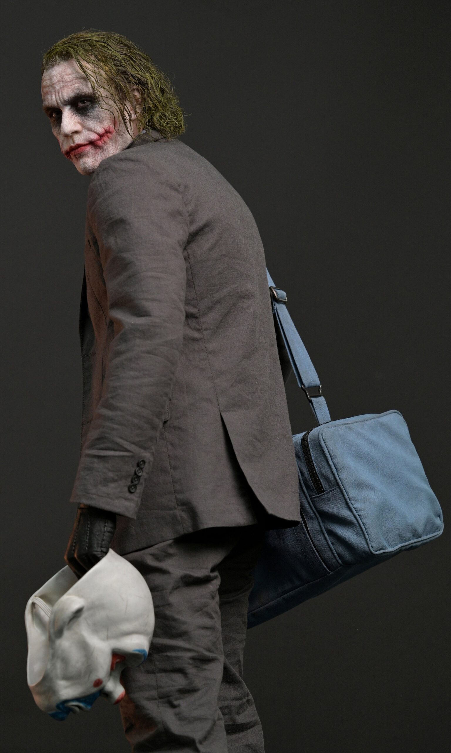 TheJokerBankRobber_06_5eb96431-6d7f-40f9-b662-a54f612fd59c_2000x